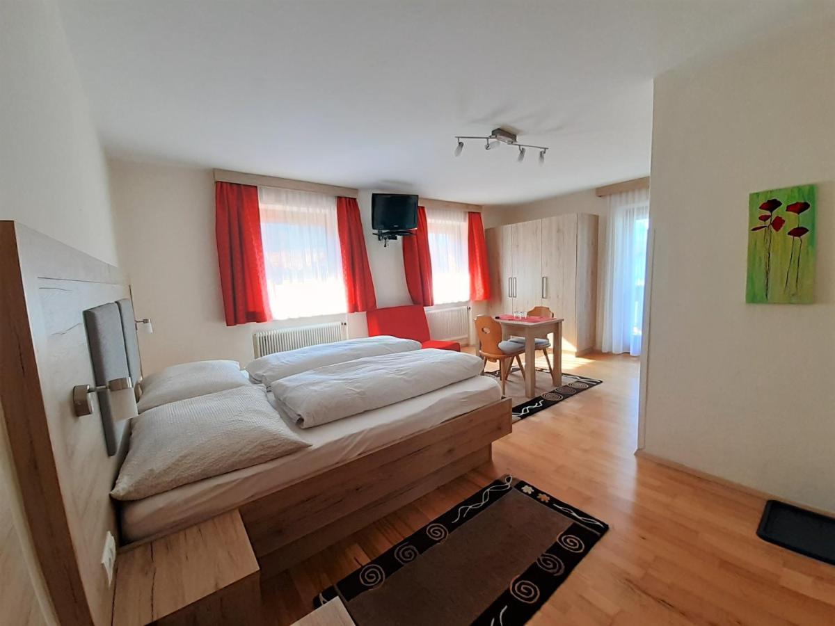 Haus Christine Apartment Fulpmes Ngoại thất bức ảnh
