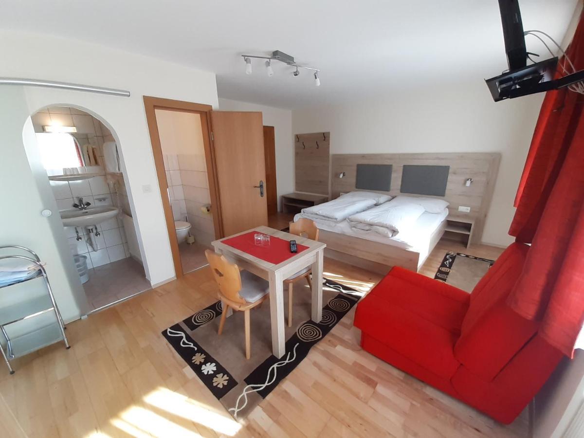 Haus Christine Apartment Fulpmes Ngoại thất bức ảnh