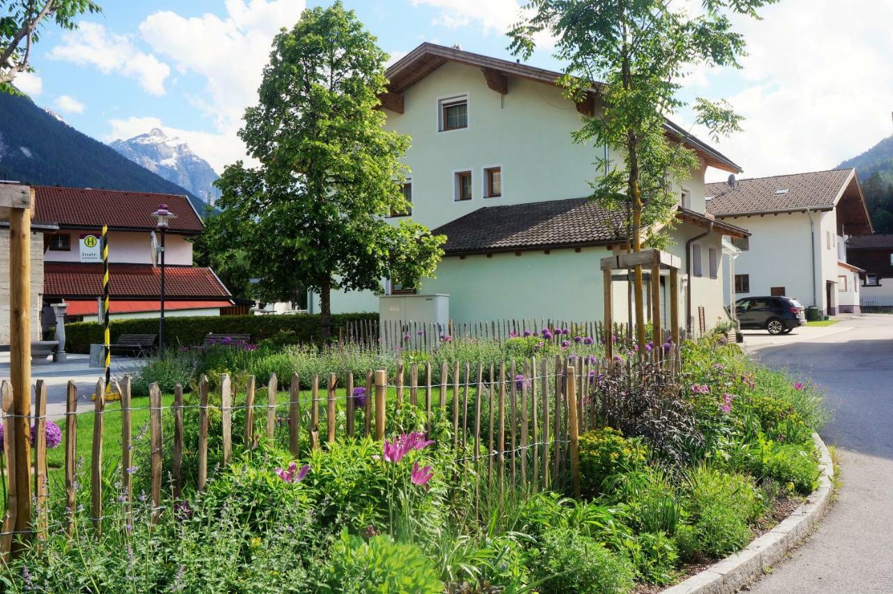 Haus Christine Apartment Fulpmes Ngoại thất bức ảnh